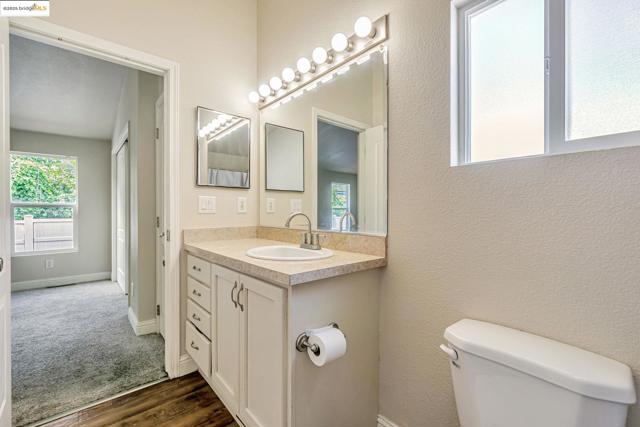 16711 Marsh Creek Rd, Clayton CA: https://media.crmls.org/mediaz/8d4de476-aefc-41a5-ae85-395233554774.jpg