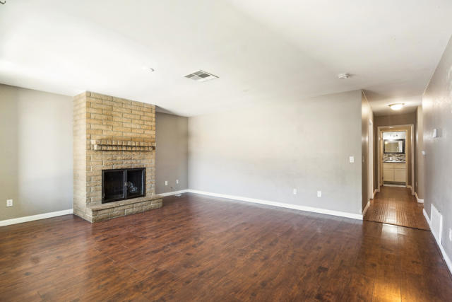 53385 Eisenhower Dr Drive, La Quinta CA: https://media.crmls.org/mediaz/8d4de610-2794-4a79-bfe0-02e48e04328c.jpg