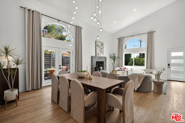 2603 Crestmoore Place, Los Angeles CA: https://media.crmls.org/mediaz/8d4e864f-bb6f-4b21-9c75-2ff60a1c2458.jpg