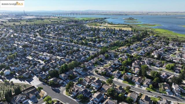 1531 Rutherford Ln, Oakley CA: https://media.crmls.org/mediaz/8d4ea35d-4025-4ac4-a541-f2b9db3799c5.jpg