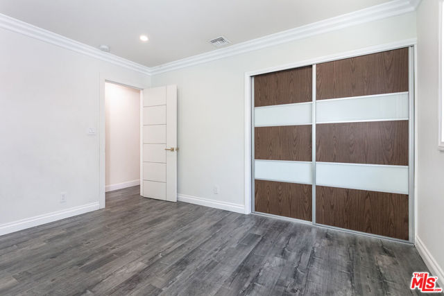 7001 Beckett Street, Tujunga CA: https://media.crmls.org/mediaz/8d4eef11-80be-4cc1-a193-5ab10c29dd64.jpg