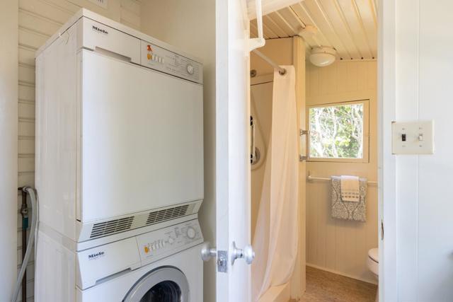 119 Fountain Avenue, Pacific Grove CA: https://media.crmls.org/mediaz/8d4f7207-7377-4815-b15f-d51256bfd159.jpg