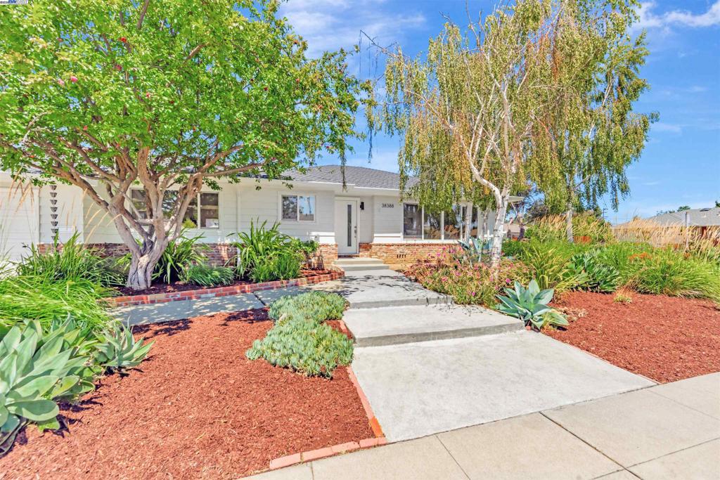 38388 Logan Dr