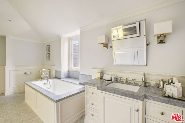 Drew Fenton | 10847 Bellagio Road Los Angeles CA | MLS: 7449719 Drew Fenton | 10847 Bellagio Road Los Angeles CA | MLS: 7449719