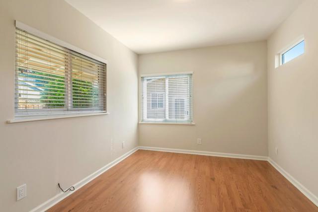 560 6th Avenue, Menlo Park CA: https://media.crmls.org/mediaz/8d510078-f55f-4d26-8480-1b02ca97d351.jpg