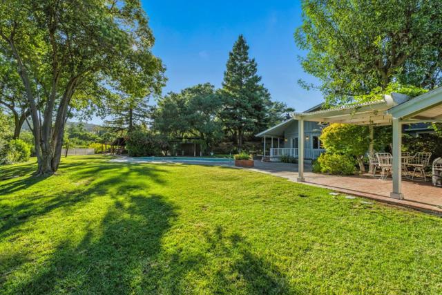 25850 Vinedo Lane, Los Altos Hills CA: https://media.crmls.org/mediaz/8d527e29-f17c-4b8b-b6a7-2743a4cd8523.jpg