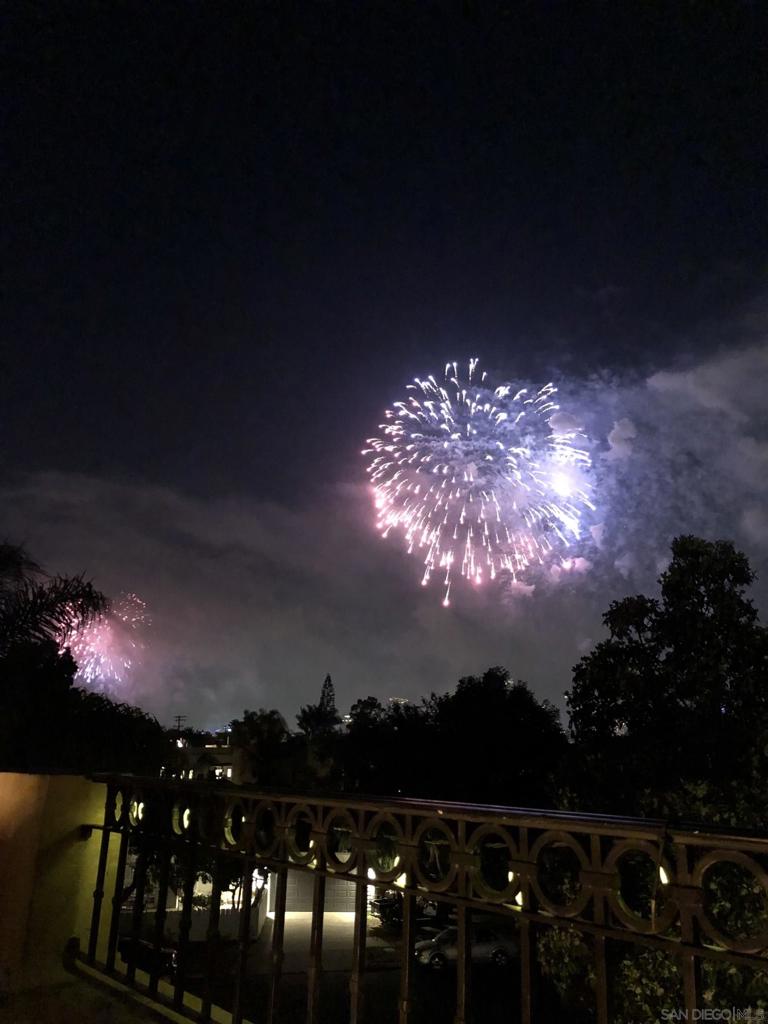 https://media.crmls.org/mediaz/8d52905d-d2de-4f25-9cb6-45202c37988d.jpg?preset=X-Large