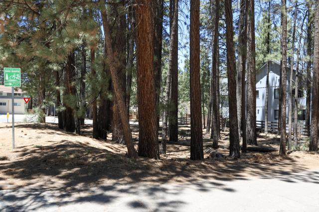 689 Summit Boulevard, Big Bear CA: https://media.crmls.org/mediaz/8d52c15a-acbf-4849-94a6-50a6d91e9ff2.jpg