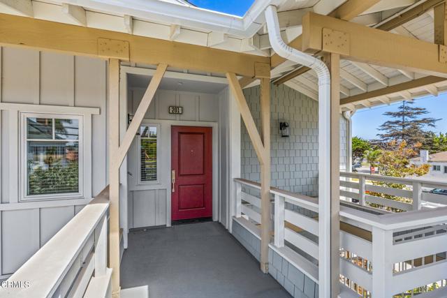 Detail Gallery Image 4 of 27 For 305 North F St #201,  Oxnard,  CA 93030 - 3 Beds | 2 Baths