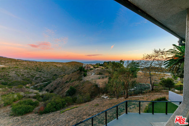 4756 Latigo Canyon Road, Malibu CA: https://media.crmls.org/mediaz/8d538025-a228-4d73-a82e-27f907427df8.jpg