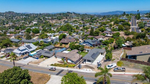 3335 37 S Barcelona St., Spring Valley CA: https://media.crmls.org/mediaz/8d53d018-110e-4a01-bf92-3fdabd0c0fe2.jpg