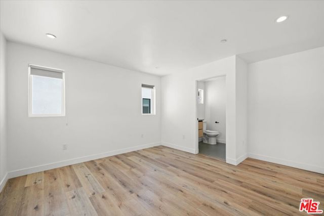 841 N Mccadden Pl, Los Angeles CA: https://media.crmls.org/mediaz/8d53e247-2f49-4a25-9fcb-f87afcee4e71.jpg
