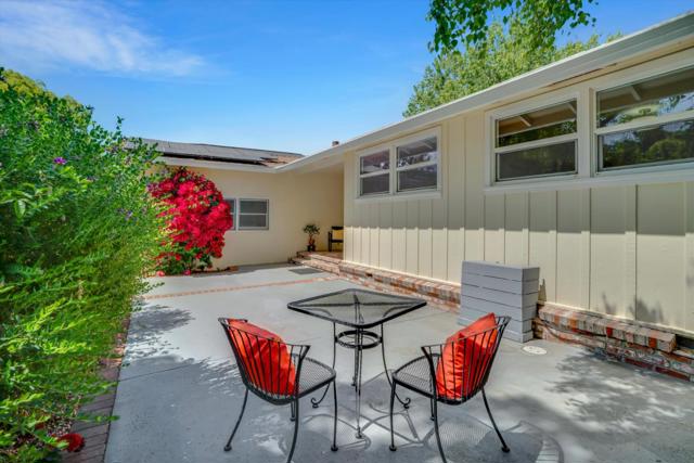 1583 Mitchell Way, Redwood City CA: https://media.crmls.org/mediaz/8d53fccf-6627-454e-a907-bfd397314377.jpg