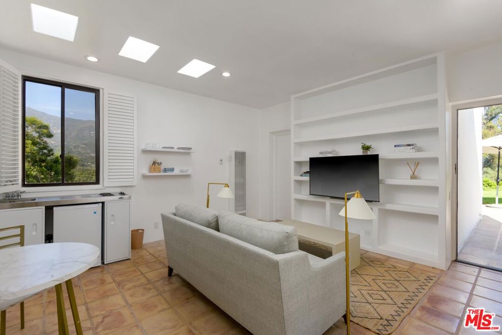 MLS #25560873 img 17