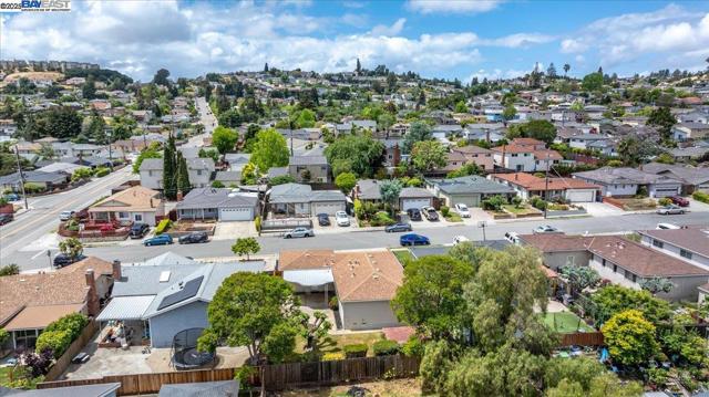 19678 Bernal Street, Castro Valley CA: https://media.crmls.org/mediaz/8d542cdc-d83d-408e-97d5-191127a8ab2d.jpg