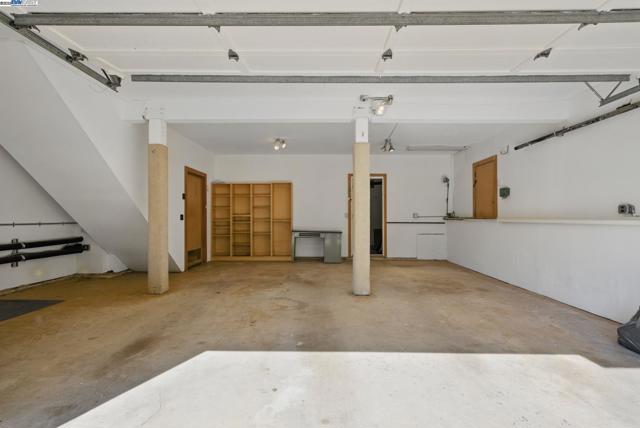 7380 Claremont Ave, Berkeley CA: https://media.crmls.org/mediaz/8d543509-312a-4de2-8611-b37da7a7d908.jpg