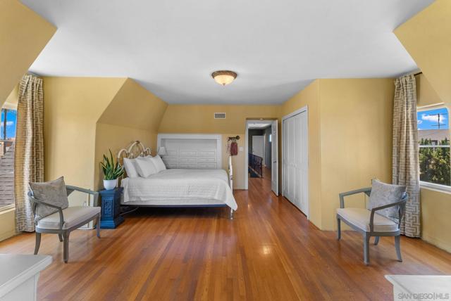 4386 Adams Ave, San Diego CA: https://media.crmls.org/mediaz/8d544ffe-12f5-418c-b6b9-8516d5f31ea1.jpg