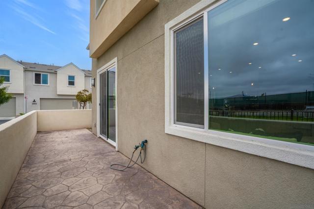 2078 Bluestone Cir, Chula Vista CA: https://media.crmls.org/mediaz/8d54ca13-0391-44d6-bca7-c2defc238f2c.jpg