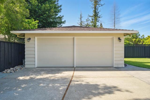 660 Giralda Drive, Los Altos CA: https://media.crmls.org/mediaz/8d552a9a-0a04-4214-bbca-79357114a30d.jpg