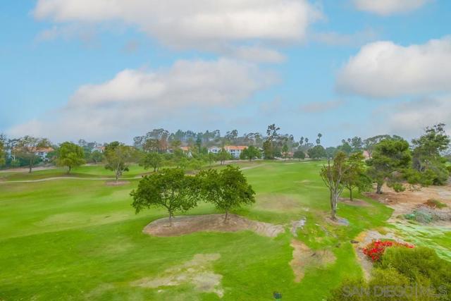 12122 Royal Birkdale Row, San Diego CA: https://media.crmls.org/mediaz/8d553914-b931-49bb-9c68-a92a824177de.jpg