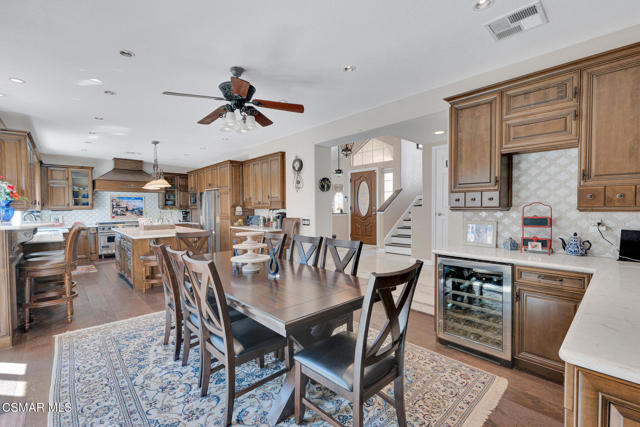 4542 Skidmore Court, Moorpark CA: https://media.crmls.org/mediaz/8d56138f-a924-4fb1-b1ec-2f63302246fe.jpg