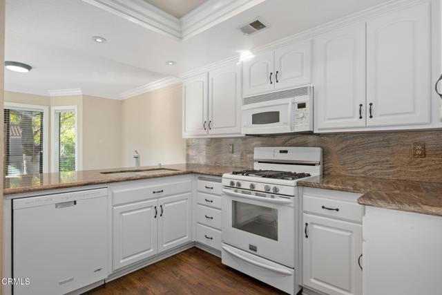 Detail Gallery Image 8 of 38 For 6204 Corte Antigua, Camarillo,  CA 93012 - 2 Beds | 2/1 Baths