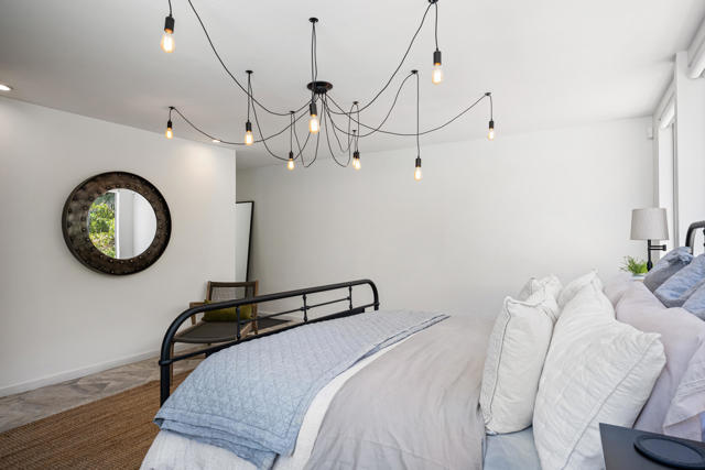 257 W El Camino Way, Palm Springs CA: https://media.crmls.org/mediaz/8d5648c7-3632-41b5-9e15-57faa3c569f0.jpg