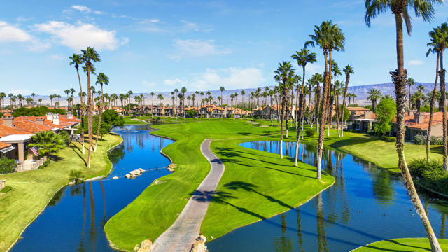 38488 Gazania Circle, Palm Desert CA: https://media.crmls.org/mediaz/8d565109-6d98-4837-90ca-faed8f0a7a1c.jpg