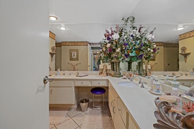 900 Island Drive, Rancho Mirage CA: https://media.crmls.org/mediaz/8d5686fb-a8b3-4aa8-8c93-088372025335.jpg