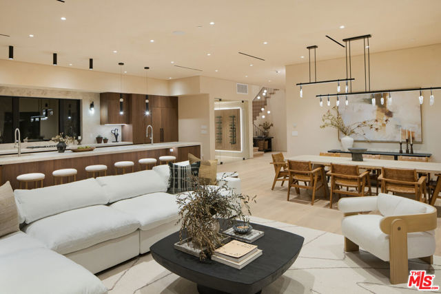 3731 Wasatch Avenue, Los Angeles CA: https://media.crmls.org/mediaz/8d56c8e4-5d6f-4ff5-a1b2-ff5ea348b2d1.jpg