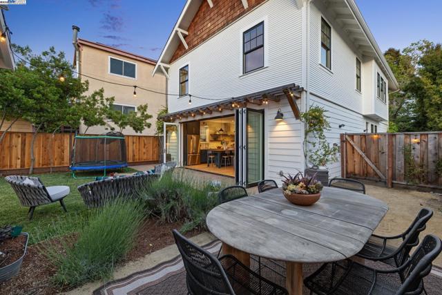 5472 KALES AVENUE, Oakland CA: https://media.crmls.org/mediaz/8d56dca6-d7c9-47ff-aacb-b10b5e6a2c3a.jpg