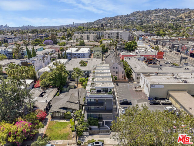 1445 1/2 N Martel Avenue, Los Angeles CA: https://media.crmls.org/mediaz/8d5756b5-0ebf-4a64-af2c-8be8c4e0d42d.jpg