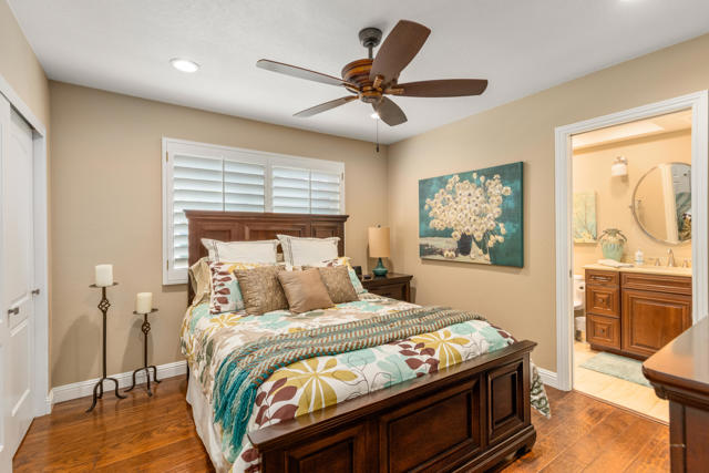 40 Joya Drive, Palm Desert CA: https://media.crmls.org/mediaz/8d57657c-e1cf-4195-935b-ab4f9cdac42c.jpg
