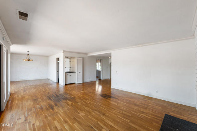 2851 Seahorse Avenue, Ventura CA: https://media.crmls.org/mediaz/8d581abc-da1d-472a-bb5e-29c928678284.jpg