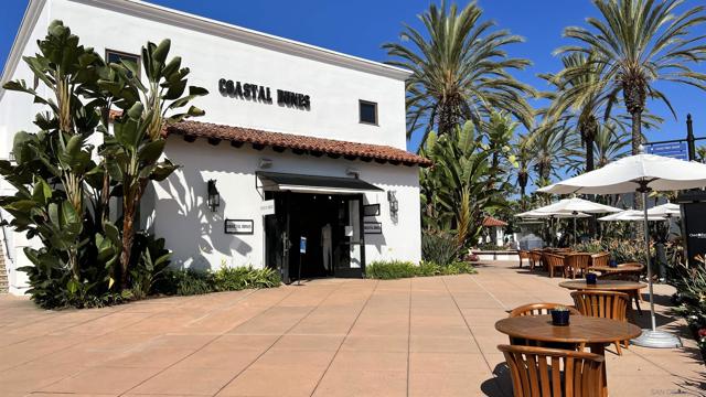 2003 Costa Del Mar Rd, Carlsbad CA: https://media.crmls.org/mediaz/8d5837e0-3cbb-4263-ab08-4ac0e83b5ced.jpg