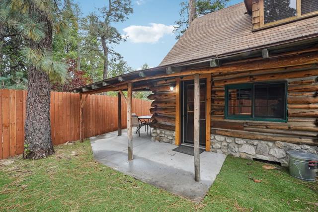 25750 Alderwood, Idyllwild CA: https://media.crmls.org/mediaz/8d58a249-0fe8-438b-adeb-79a810889d2c.jpg