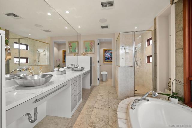 257 Playa Del Sur, La Jolla CA: https://media.crmls.org/mediaz/8d597d5d-41d2-4d46-82f5-56ef98490fd1.jpg