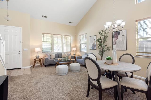 181 Maidenhair St, Pittsburg CA: https://media.crmls.org/mediaz/8d5b8bb3-719c-4a47-9481-600af4284b24.jpg