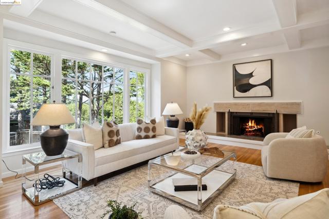 Details for 5980 Harbord Dr, Oakland, CA 94611