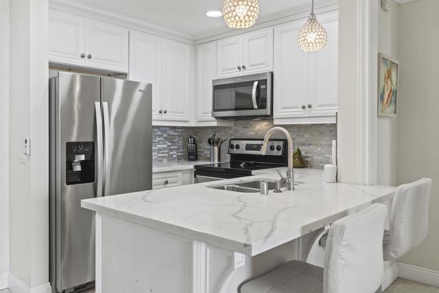 999 N Pacific St, Oceanside CA: https://media.crmls.org/mediaz/8d5bce11-94f1-4c71-a1e2-a82122667811.jpg