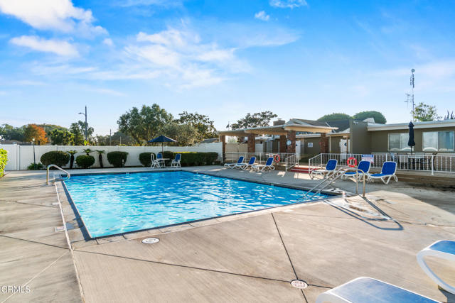 243 E Elfin Green, Port Hueneme CA: https://media.crmls.org/mediaz/8d5be298-422c-4ed3-8fed-1b7ca2e68819.jpg