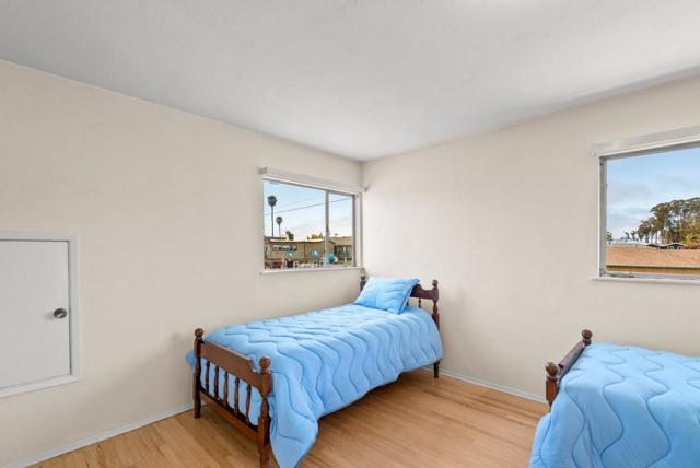 102 32nd Avenue, Santa Cruz CA: https://media.crmls.org/mediaz/8d5c0075-9d00-4b18-bc39-05fed4816f59.jpg