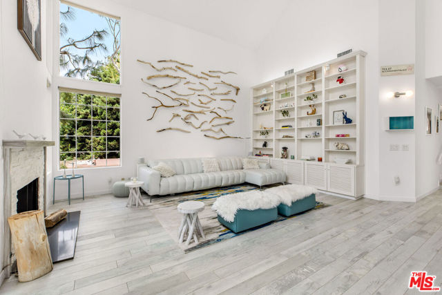4342 Redwood Avenue, Marina del Rey CA: https://media.crmls.org/mediaz/8d5c9bd9-f414-458f-b136-1c2a9907d6e5.jpg