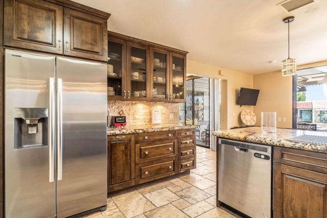 75114 Concho Drive, Indian Wells CA: https://media.crmls.org/mediaz/8d5cb905-f2f5-4b28-913a-7db9e72bb2fd.jpg