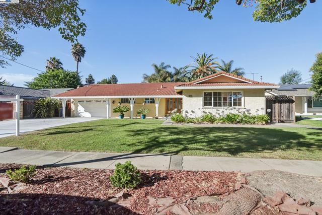 35120 Cardiff Street, Newark CA: https://media.crmls.org/mediaz/8d5e9de5-fa7b-4abc-8bb5-1474830d0312.jpg