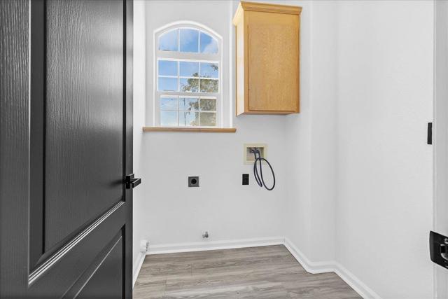 1233 Greenleaf Loop, Greenfield CA: https://media.crmls.org/mediaz/8d5ea513-ea87-4147-9926-b81128bd14fc.jpg