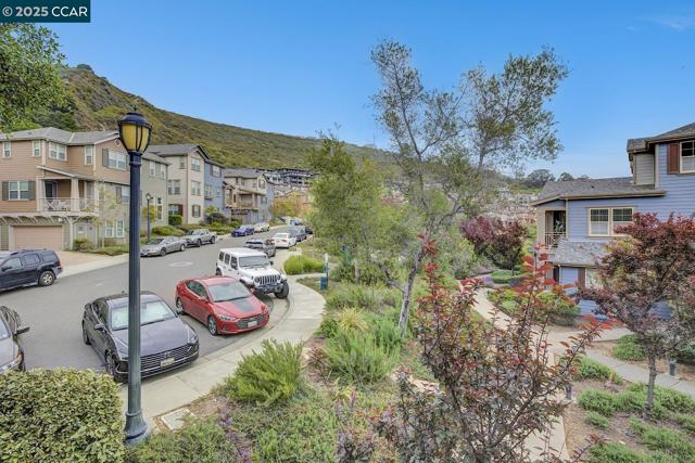 6130 Old Quarry Loop, Oakland CA: https://media.crmls.org/mediaz/8d5f4c81-9e99-4b1b-821f-452944c23c7e.jpg
