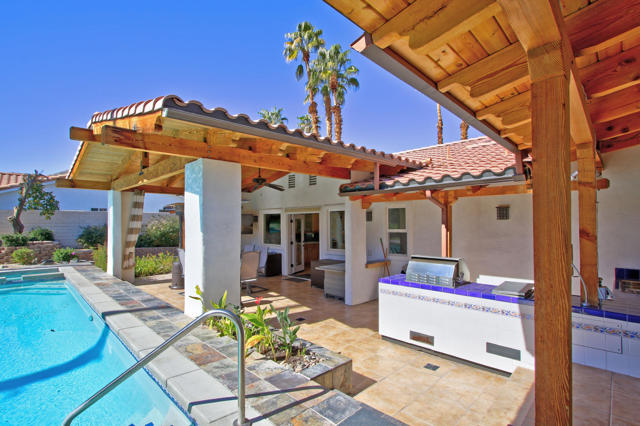 73117 Haystack Road, Palm Desert CA: https://media.crmls.org/mediaz/8d5ff9bb-bfb5-4b84-9aa8-cb60d153eba2.jpg