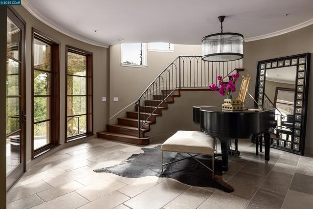 42 Tappan Ln, Orinda CA: https://media.crmls.org/mediaz/8d60b14e-a318-4111-aede-4ef9a74670ff.jpg