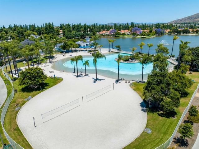 707 Eastshore Terrace, Chula Vista CA: https://media.crmls.org/mediaz/8d612480-f8e2-48b1-944d-332bcbdfc577.jpg